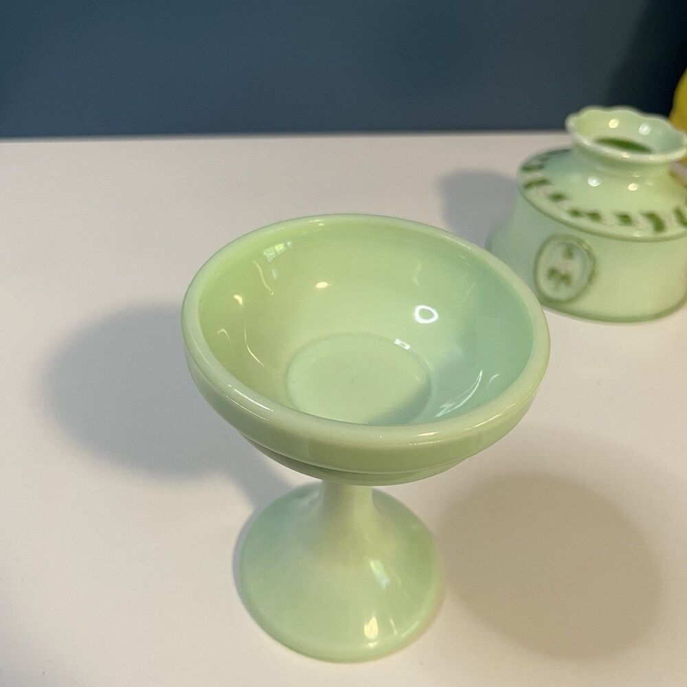 Vintage Westmoreland Jadeite Green Glass Fairy Light Lamp Cameo Beaded Pattern - Picture 9 of 15